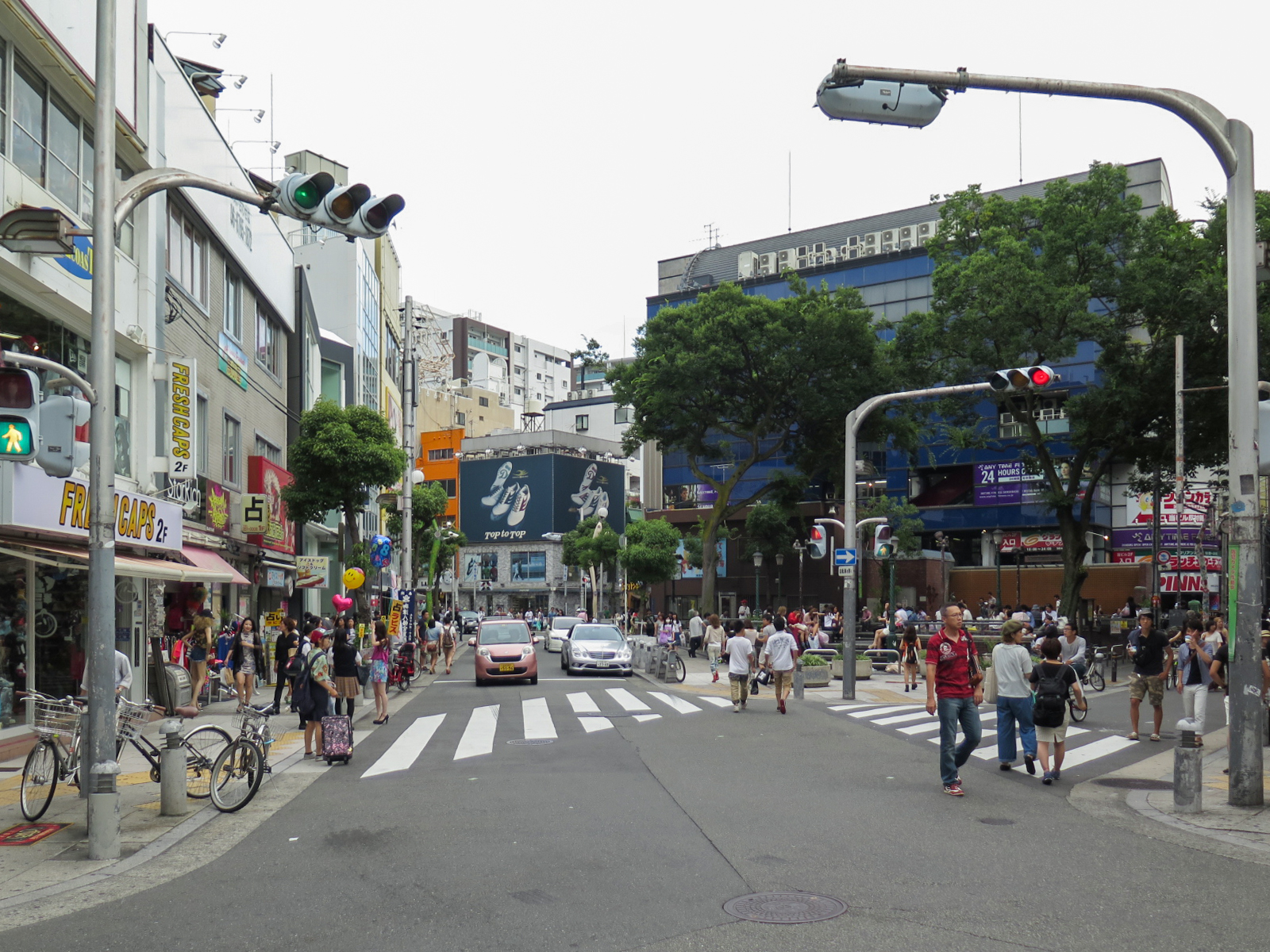 大阪 アメリカ村（アメ村／America-mura）— 心斎橋旁的年輕潮流區、古著與特色小店密集