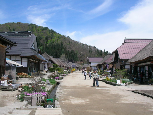 大內宿（おおうちじゅく）江戶時代茅葺き屋根的宿場街道，福島縣會津南部