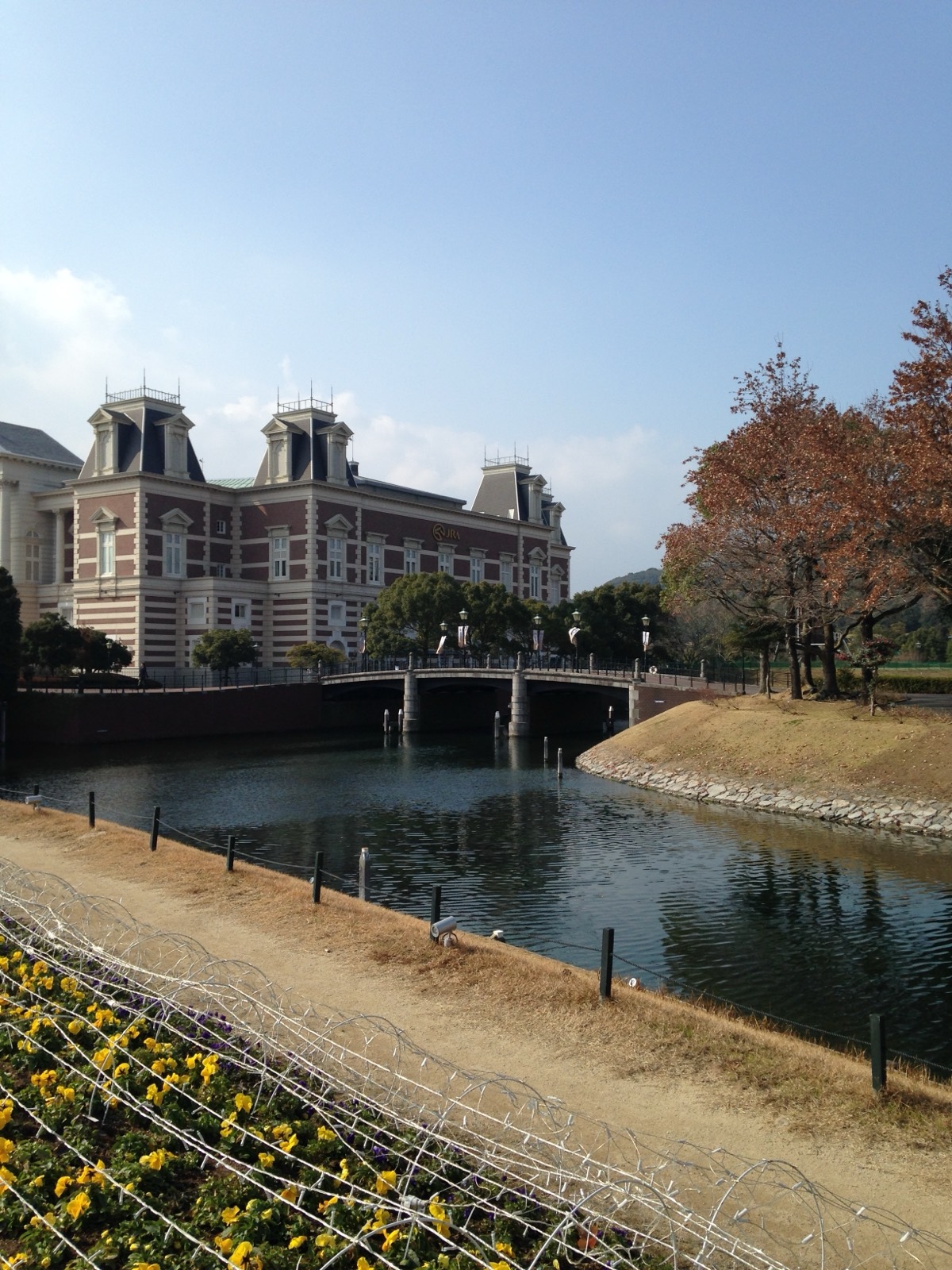 豪斯登堡 運河（Huis Ten Bosch canal）— 可搭運河遊船從水上欣賞荷蘭街景