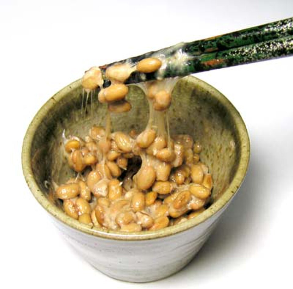 水戸納豆（發酵黃豆），茨城縣代表傳統食品，以牽絲豐富聞名