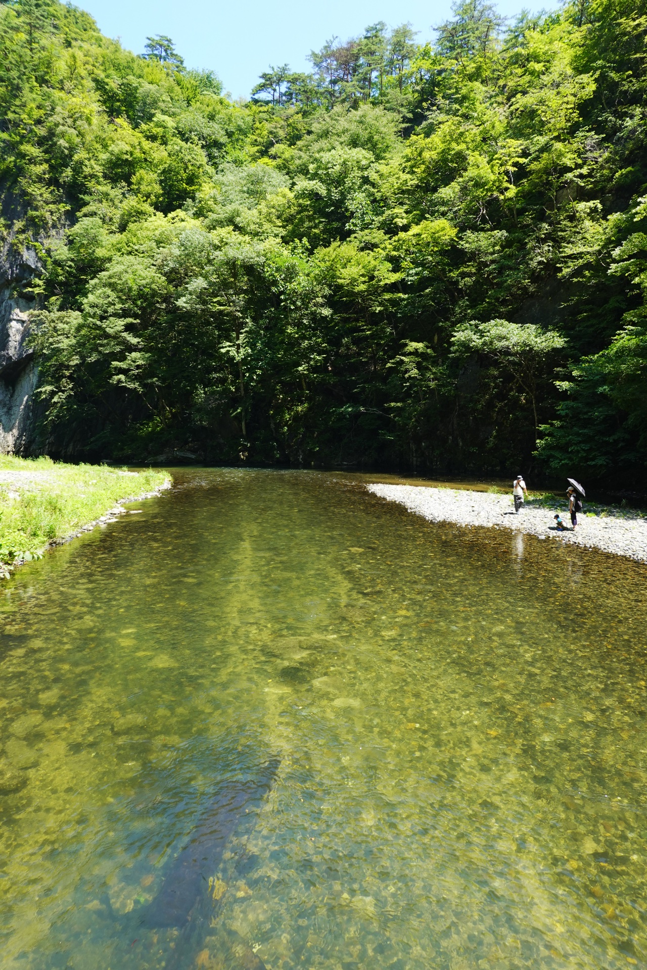 猊鼻渓（げいびけい）舟遊景觀，一ノ関市的天然石灰岩溪谷，舟曳船緩行其中