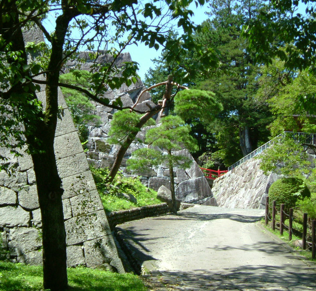 盛岡城跡（岩手公園）石垣，南部藩的江戶時代居城遺址，春天賞櫻名所