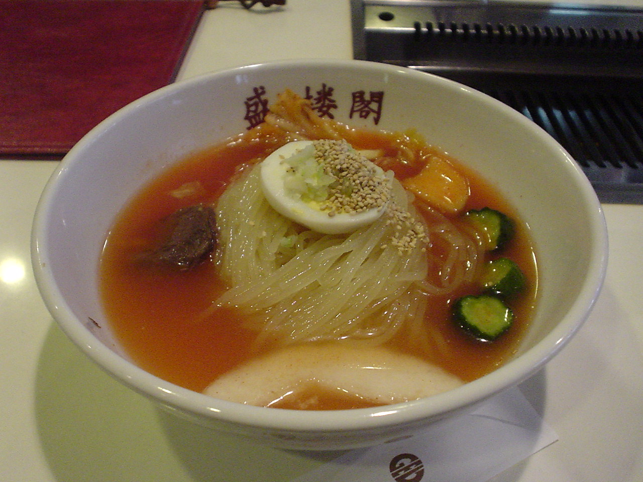 盛岡冷麵（もりおかれいめん）— 韓式冷麵血緣、牛骨湯底、附水果的岩手代表麵食