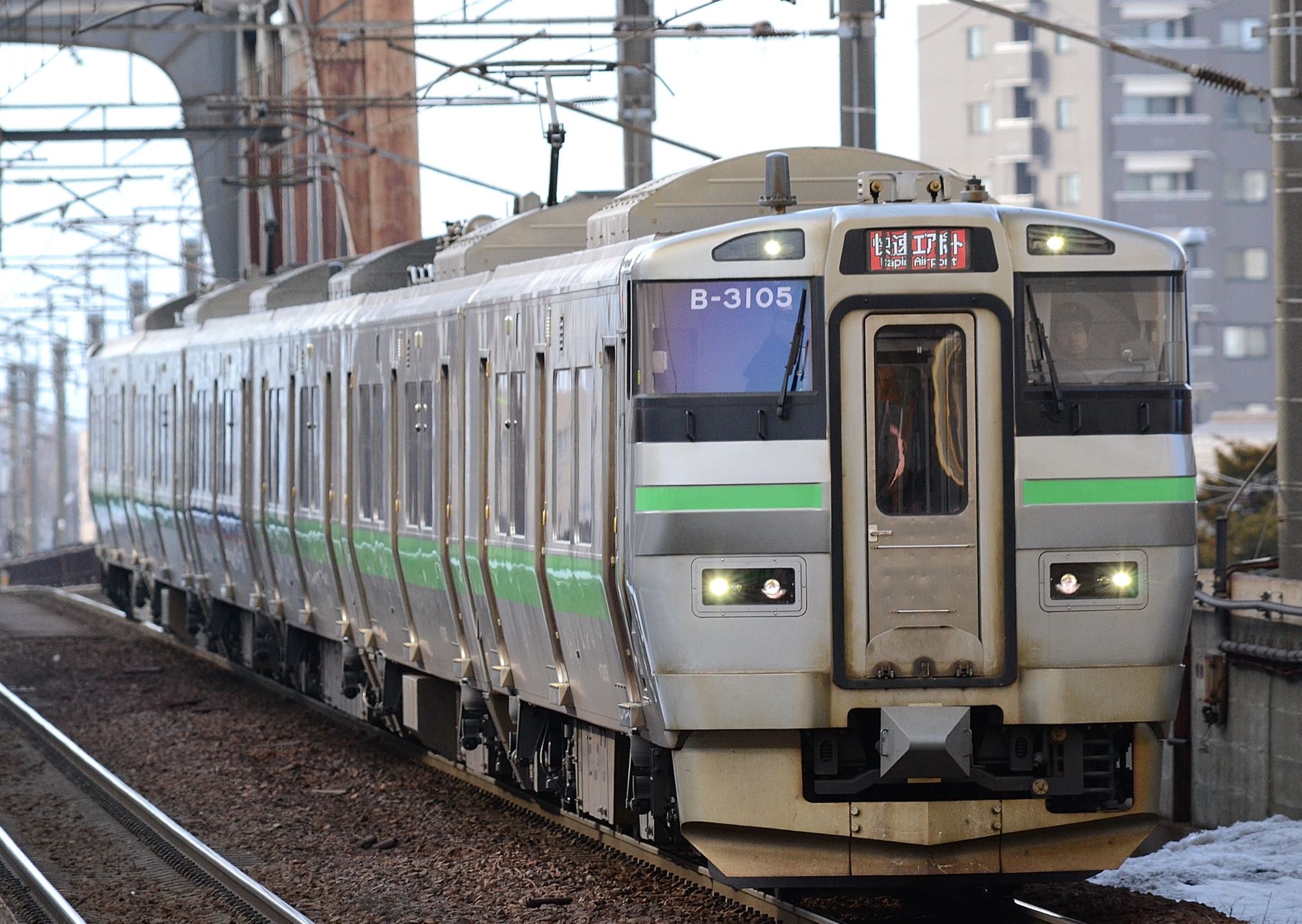 JR 北海道 快速エアポート 733 系電車外觀，連接新千歲機場與札幌
