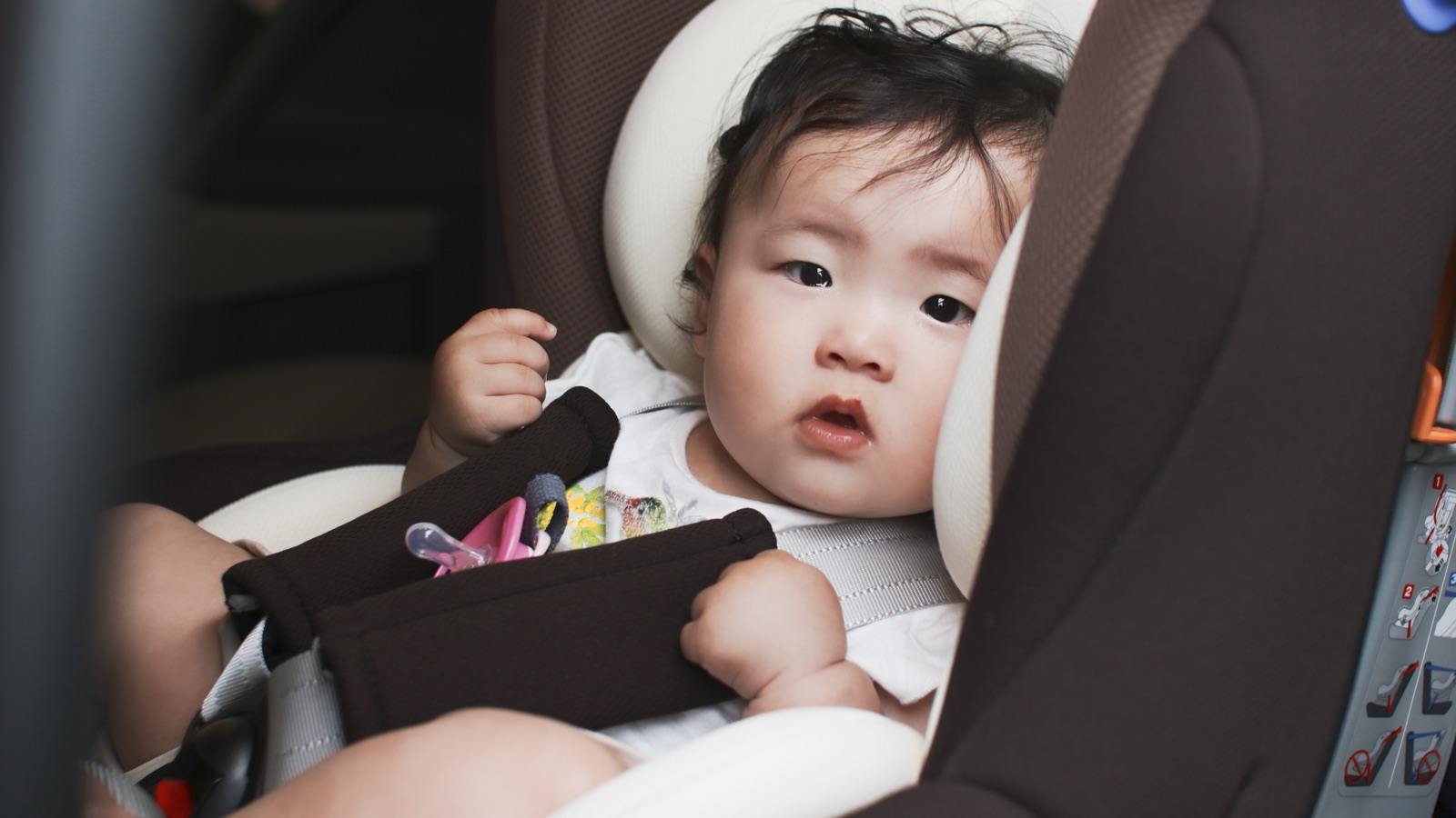 日本車內的嬰幼兒安全座椅 — 6 歲未滿的幼兒在日本強制使用