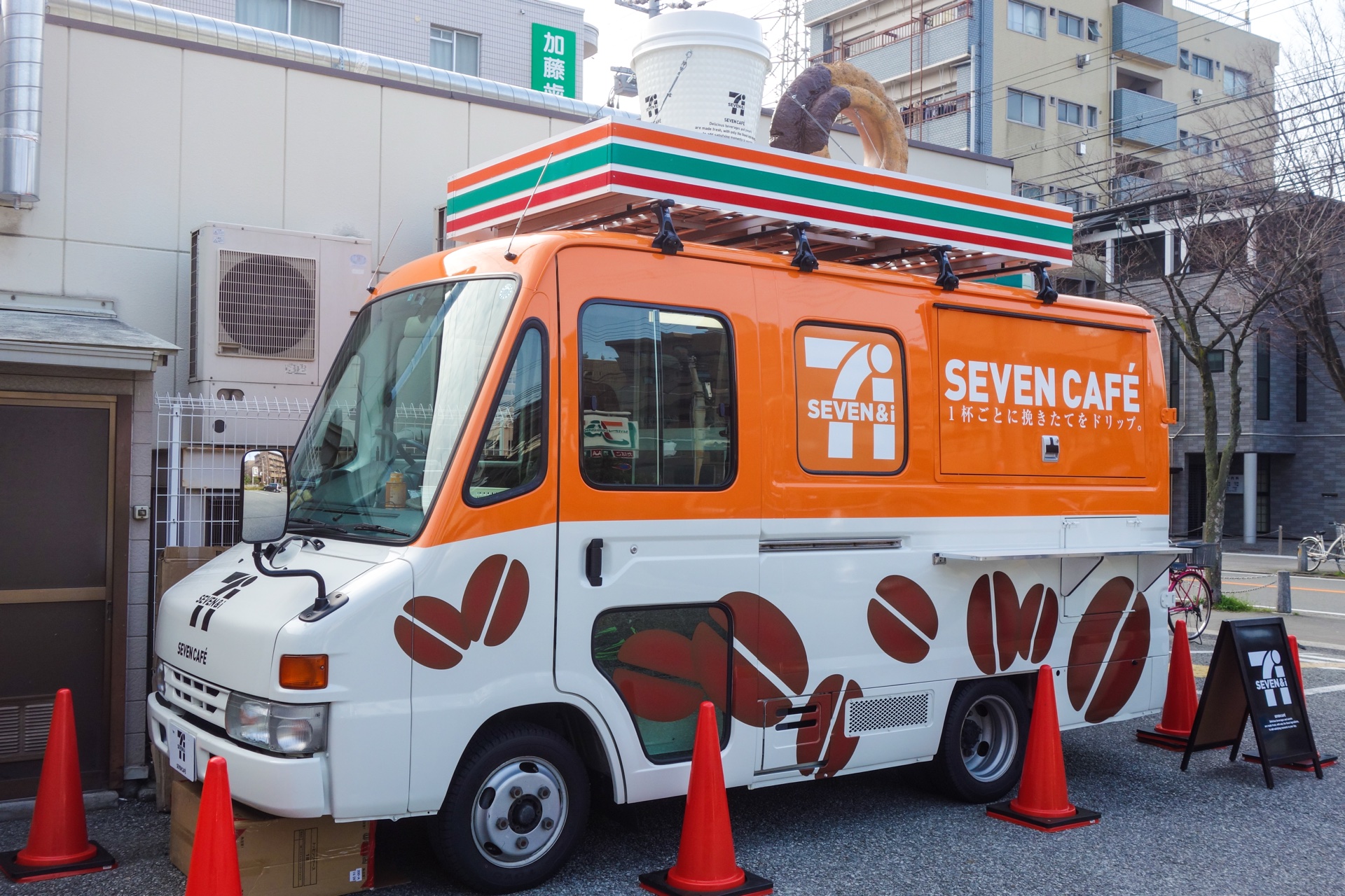 セブン-イレブン（7-ELEVEN）セブンカフェカー（行動咖啡車・試吃活動用）