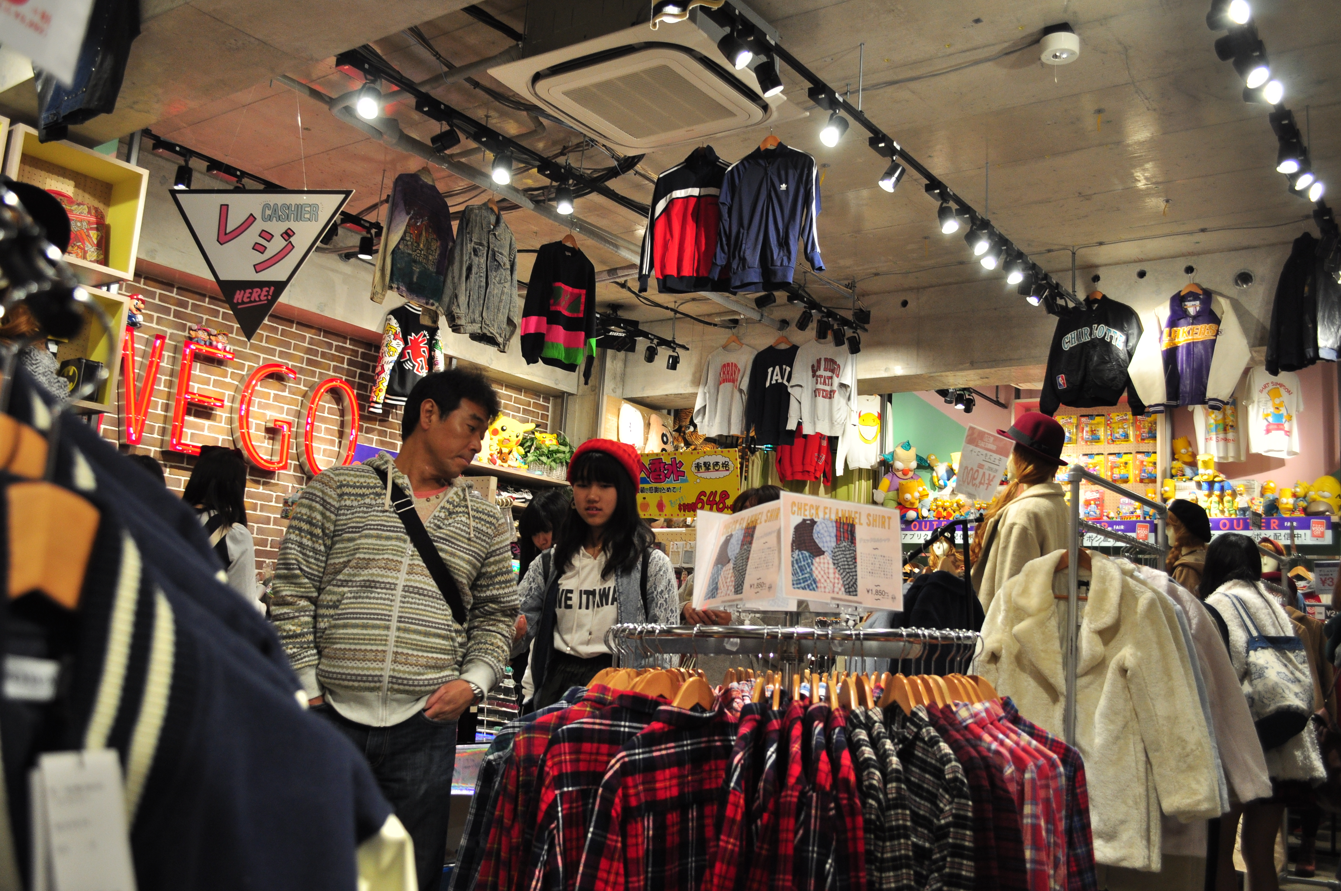 原宿（Harajuku）竹下通（Takeshita Street）— 日本年輕人流行語的發源地之一