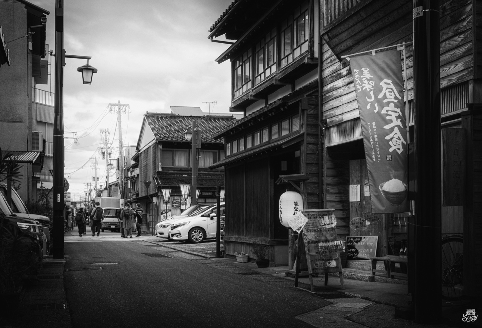 金澤東茶屋街石板路與出格子木造茶屋街景 — 國家重要傳統建造物群保存地區
