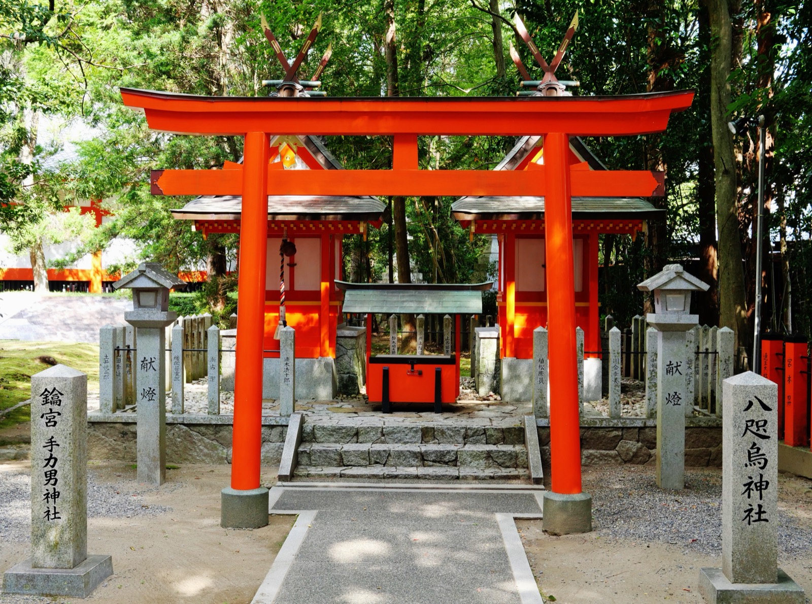 熊野速玉大社的朱紅大鳥居與社殿 — 新宮市鎮座、熊野三山之一