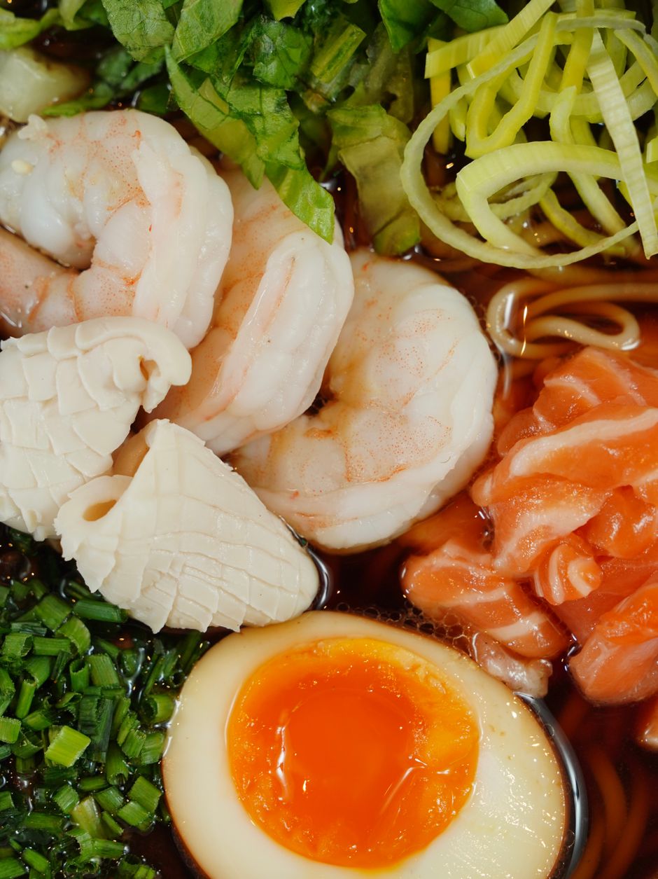 什錦湯麵（ちゃんぽん）——長崎在地靈魂料理，海鮮蔬菜與濃郁白湯麵