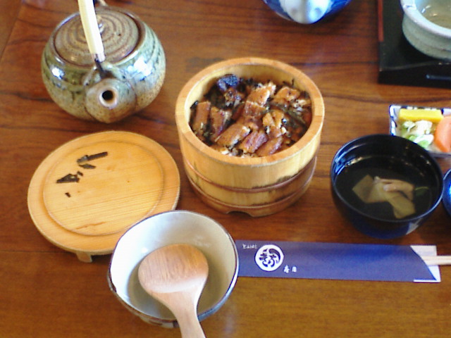鰻魚飯三吃（ひつまぶし），名古屋代表料理，鰻魚切碎鋪在飯上