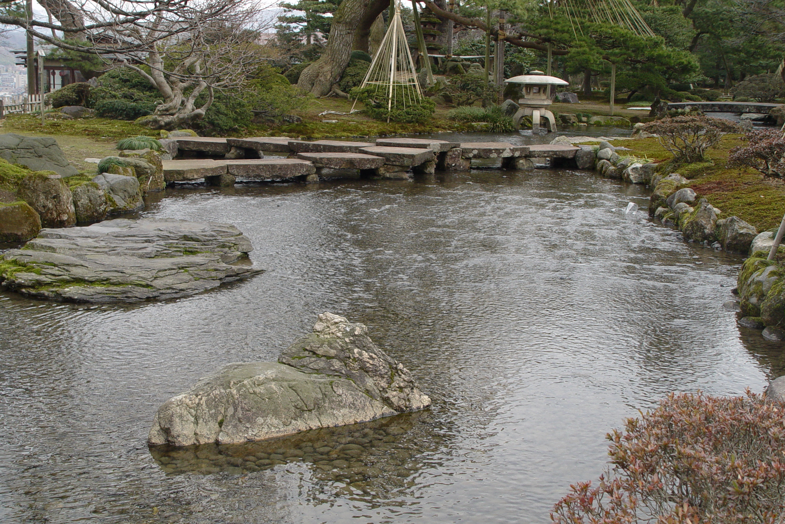金澤兼六園的池泉迴遊式庭園，日本三名園之一