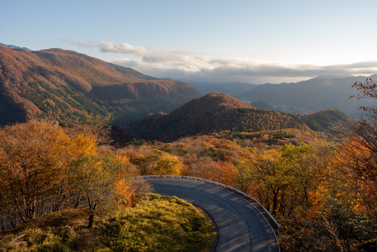 日光いろは坂的紅葉與連續彎道 — 從日光山內通往奧日光的紅葉名道