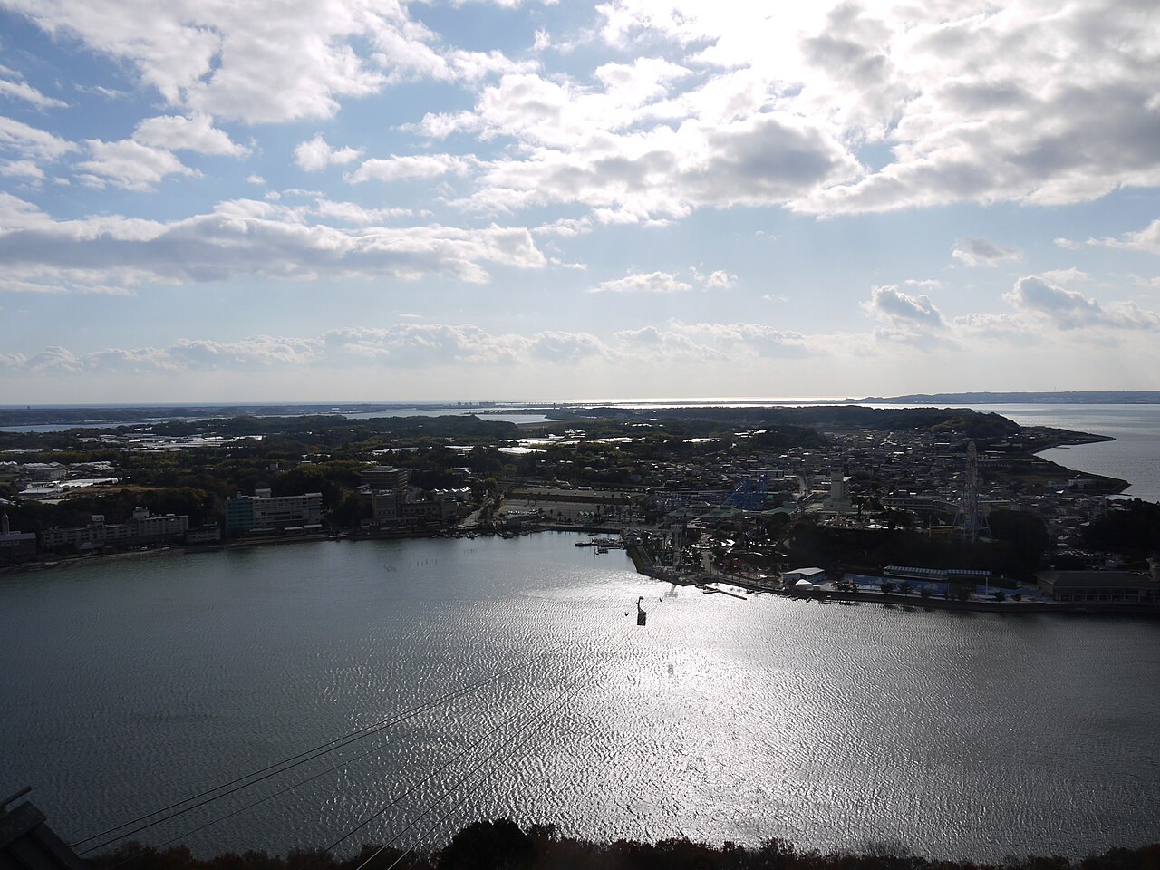 從奧山展望台遠眺浜名湖全景，湖面開闊、橋梁連島，靜岡縣西部的代表景觀