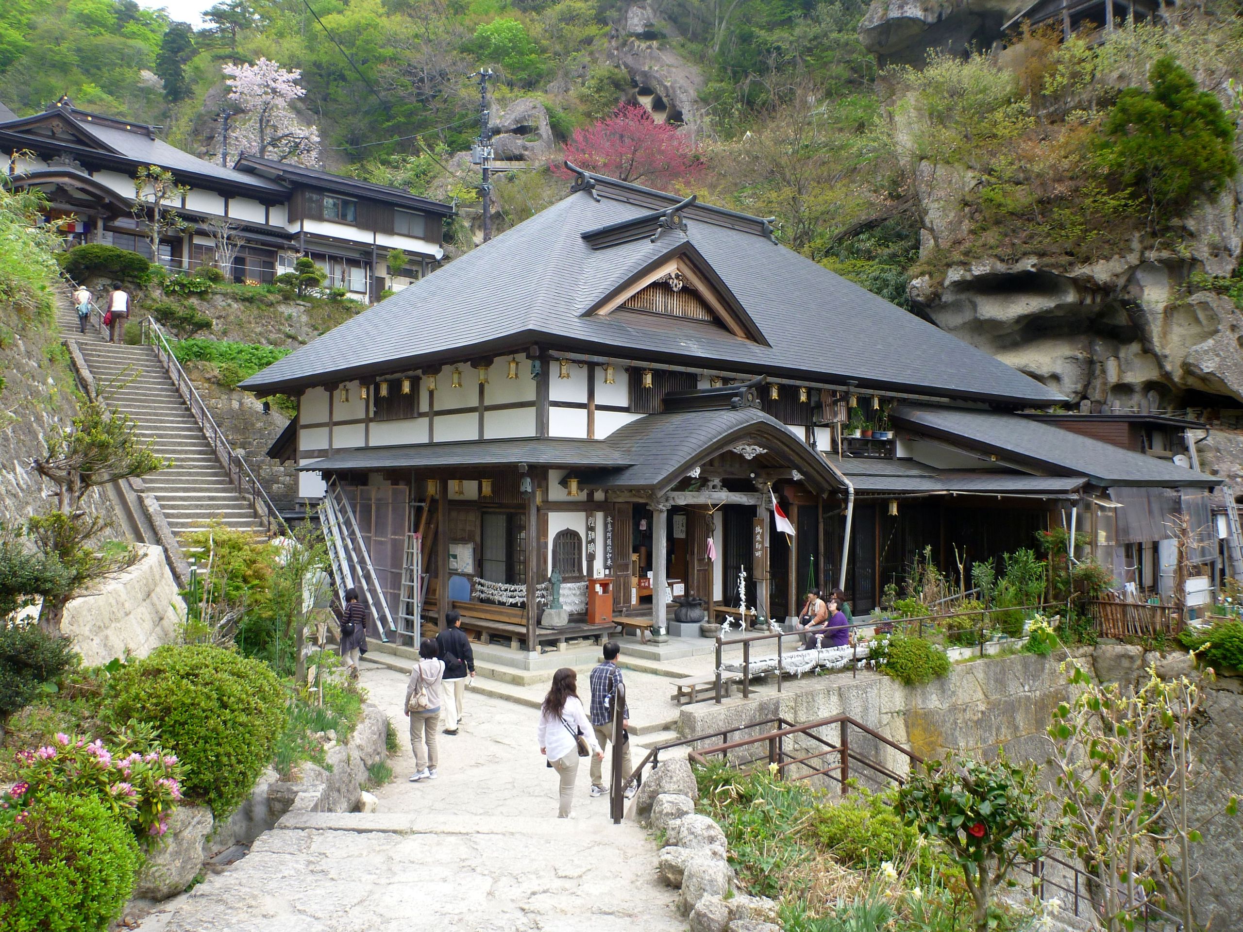 山形山寺立石寺（立石寺）建於山崖的堂宇 — 860 年創建、松尾芭蕉詠歌之地