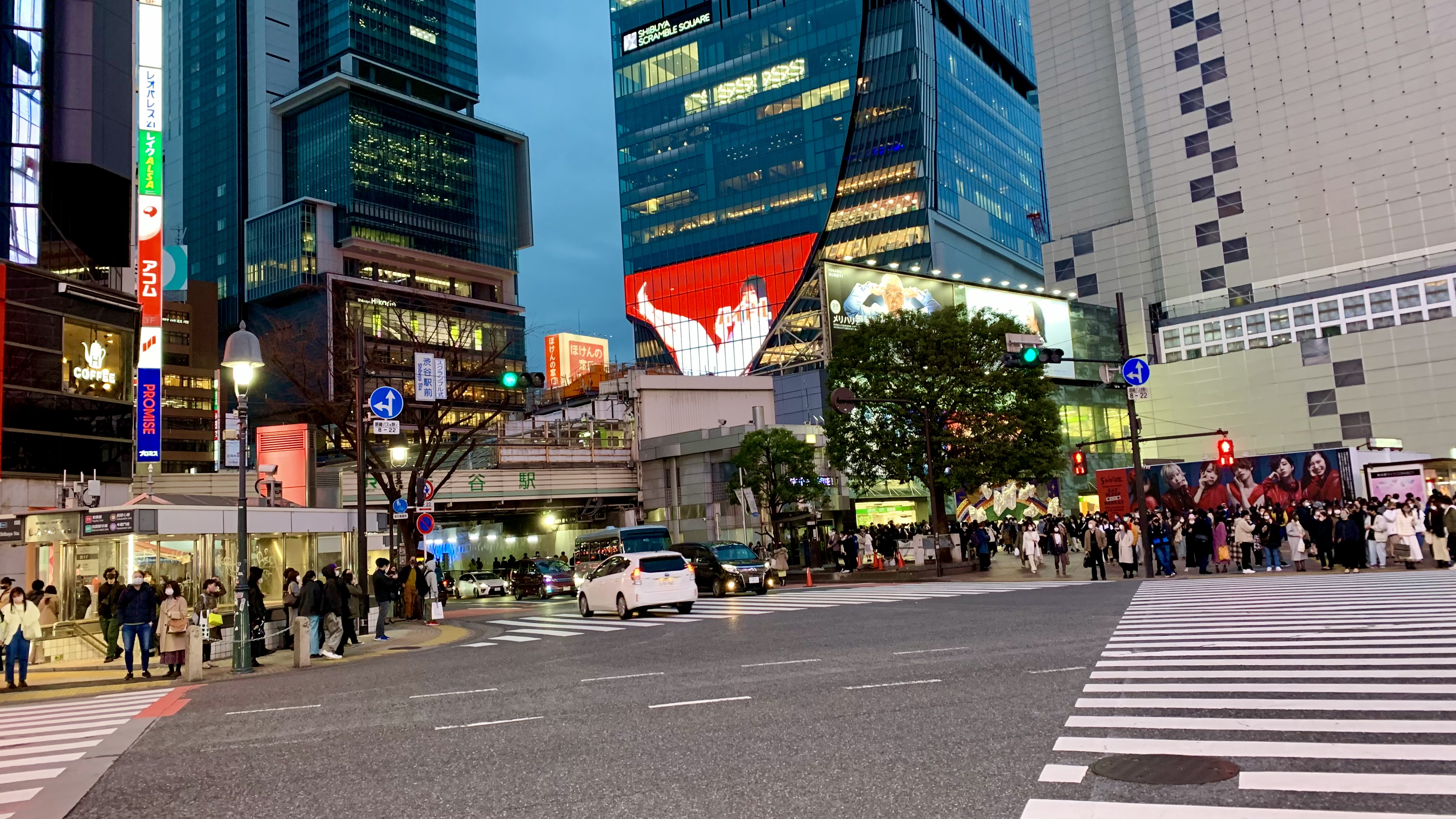澀谷十字路口（渋谷スクランブル交差点）黃昏景觀 — SHIBUYA SKY 俯瞰絕景的主角